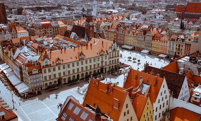 Jak zrobić zabudowę karnisza z GK?