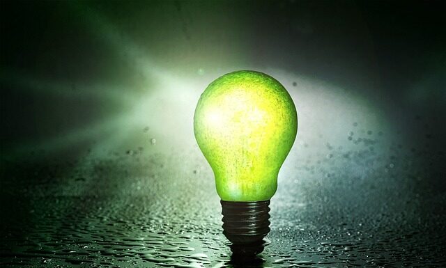 Jaka barwa światła do oświetlenia lustra?